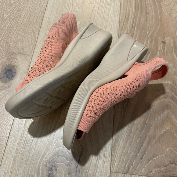 BZees washable comfort wedge in coral - Picture 7 of 8